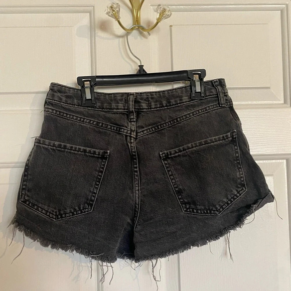 Forever 21 Black High Waisted Denim Jean Shorts Size 27 - Picture 2 of 3